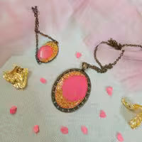 نیم ست رزینی صورتی با ورق طلا