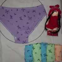 فروش شورت نخی  سایز  34 تا 40 تعداد مخصوص خانمها و دختر خانمها سایز کوچک 