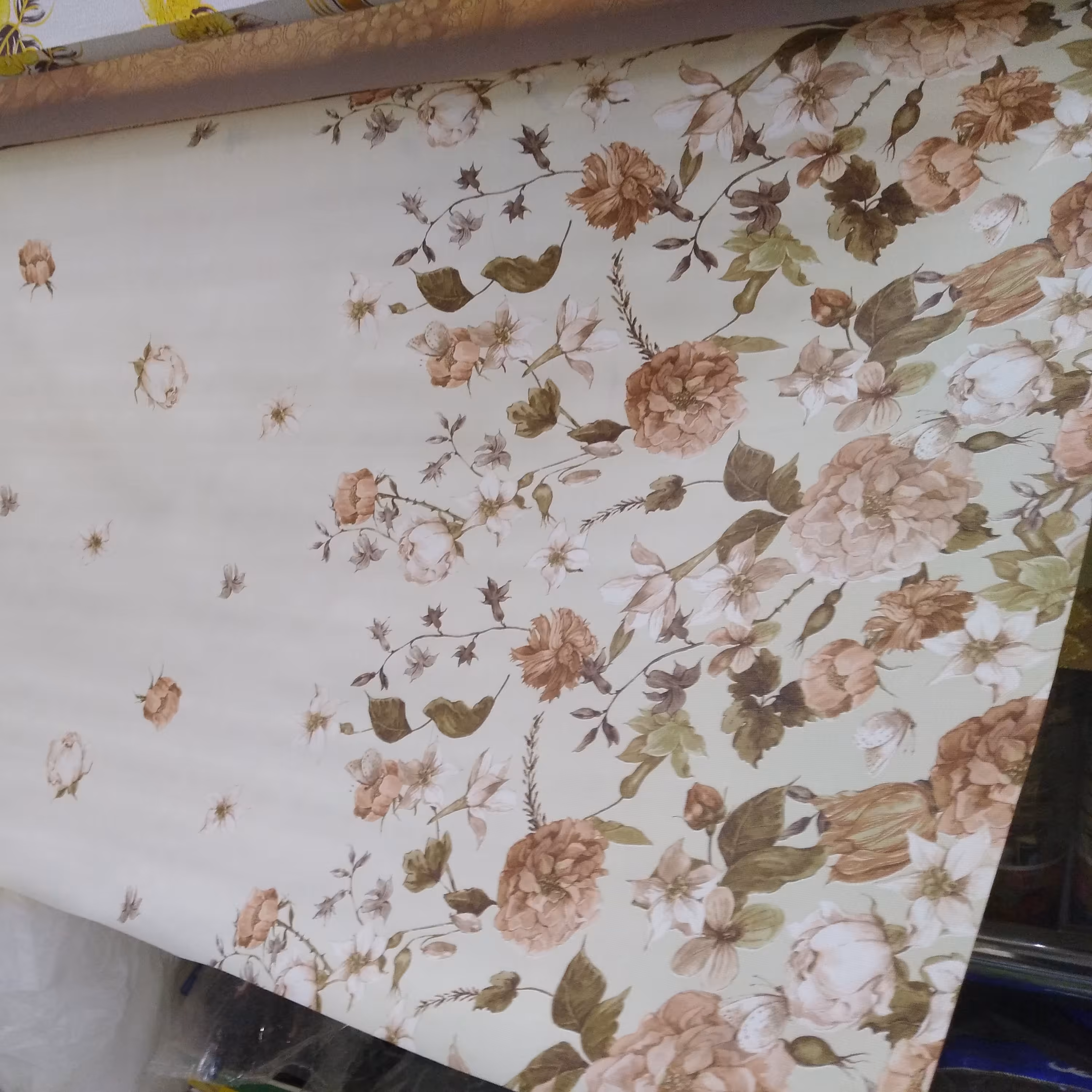 سفره کتان پی وی سی گل قهوه ای