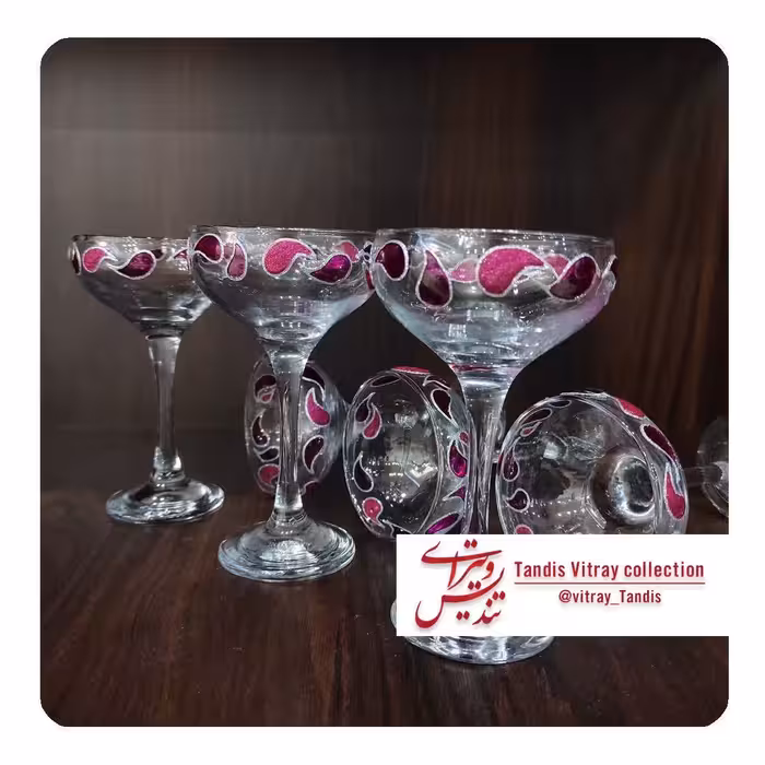 بستنی خوری یا جام دکوری با طراحی اکلیل طلایی ویترای با رنگ آبی 