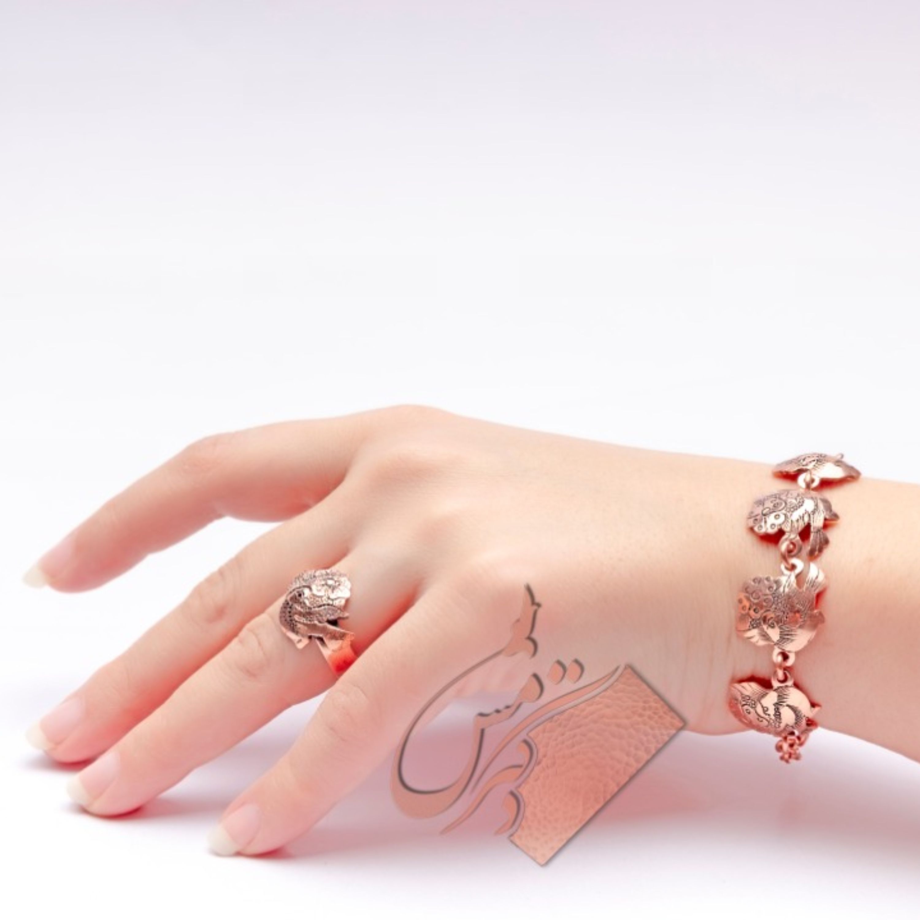 دستبند و انگشتر مسی، قلمزنی شده طرح گل ومرغ کد04