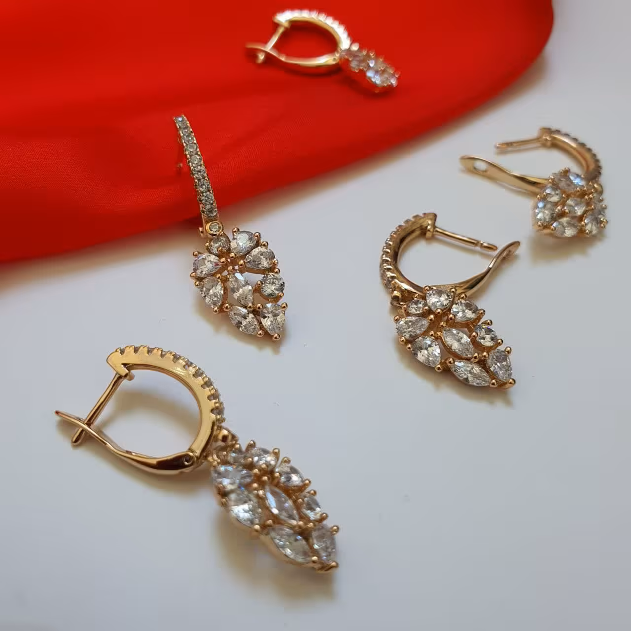 بدلیجات گوشواره مجلسی نگین دار آویزدار ژوپینگ رنگ ثابت آبکاری طلا طرح طلا