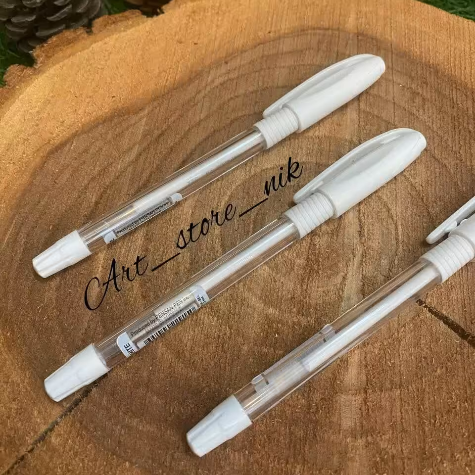 خودکار سفید