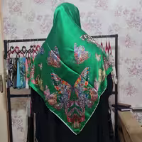 روسری ابریشم دور دستدوز سبز طرح پروانه قواره بلند برند کوکوشنل