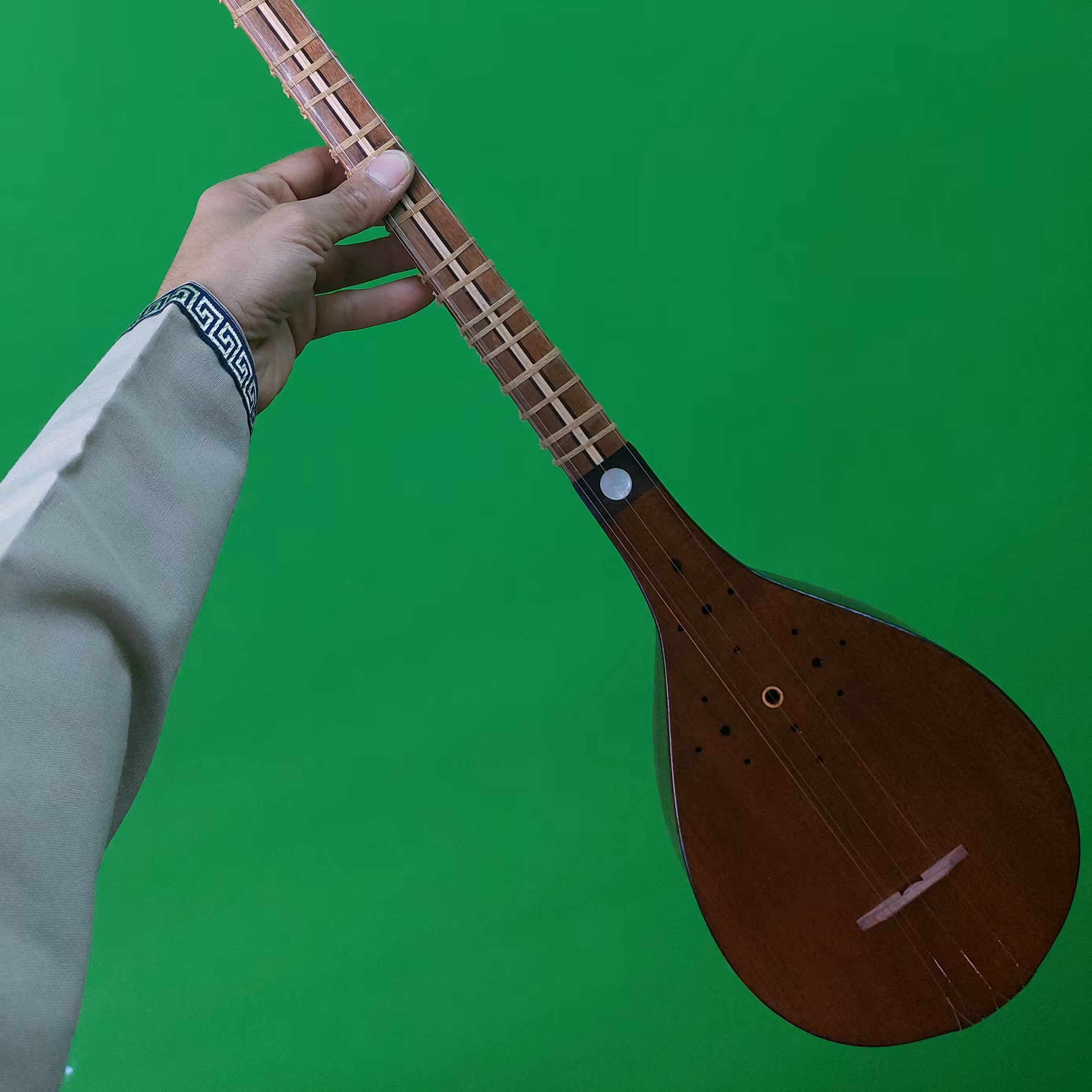 سه تار کاسه متوسط بوریایی