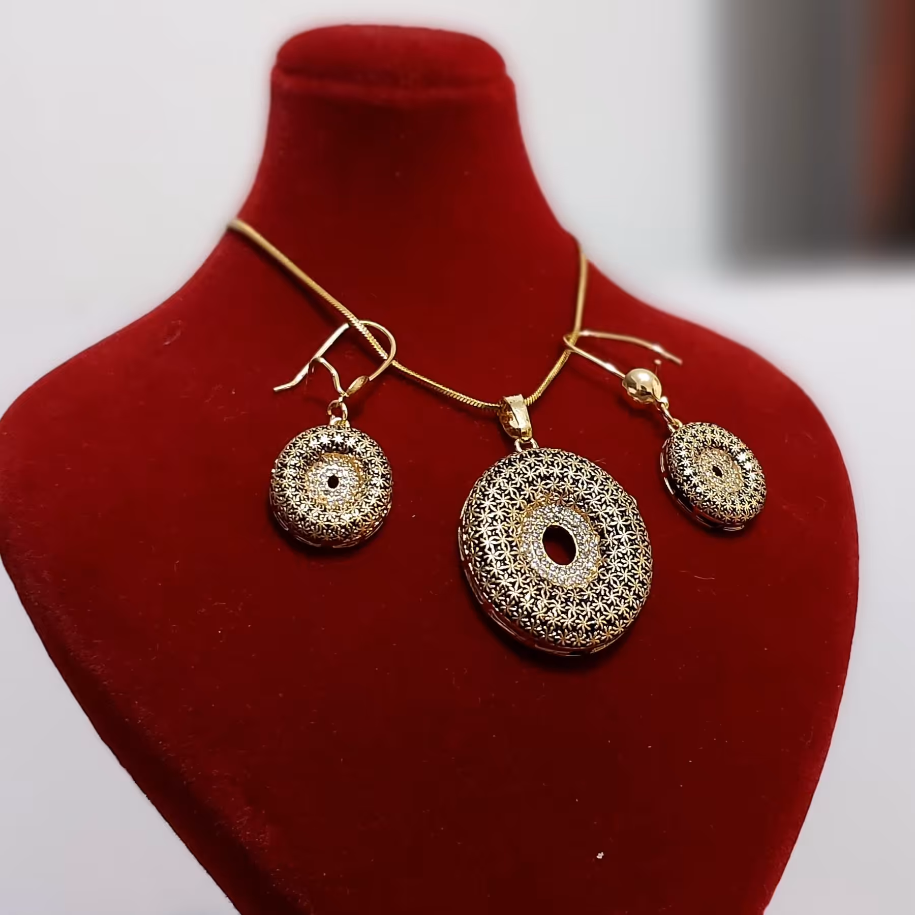 نیم ست دخترانه و گردنبند زنانه مارگازیت طرح جواهر