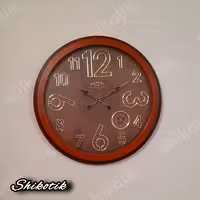 ساعت دیواری صفحه چوب  دو موتوره  و دو زمانه قطر 80 سانتی متر