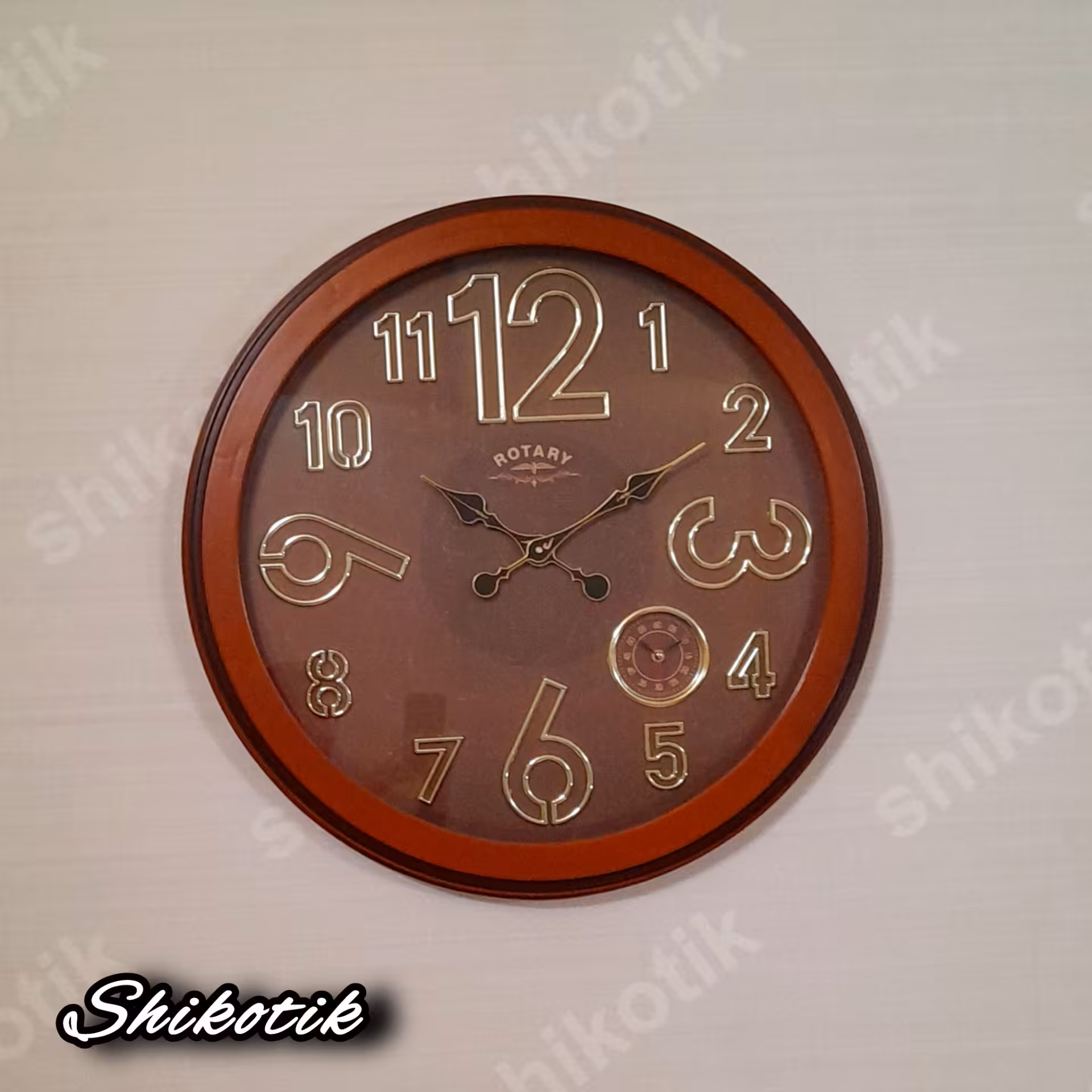 ساعت دیواری صفحه چوب  دو موتوره  و دو زمانه قطر 80 سانتی متر