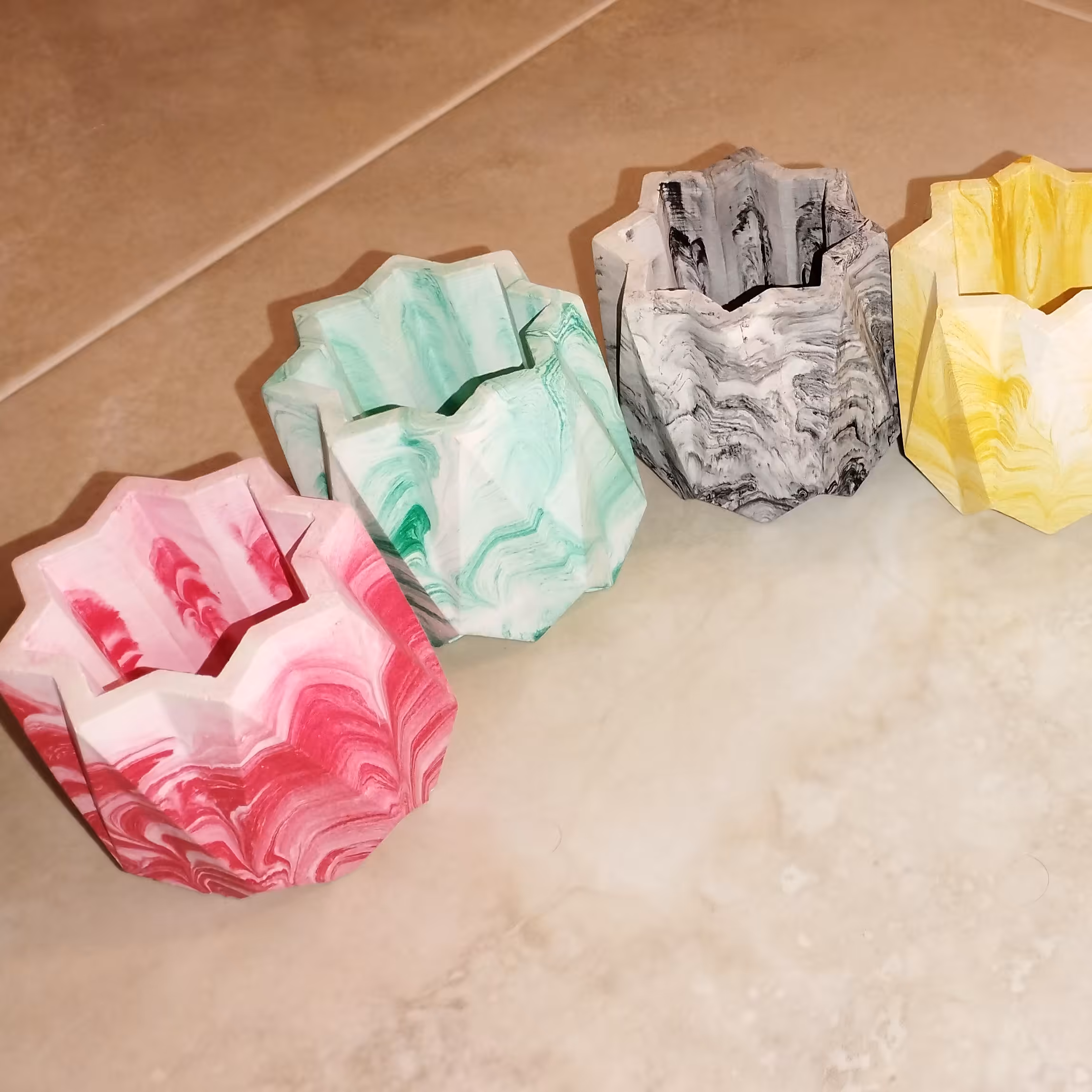 گلدان بتونی