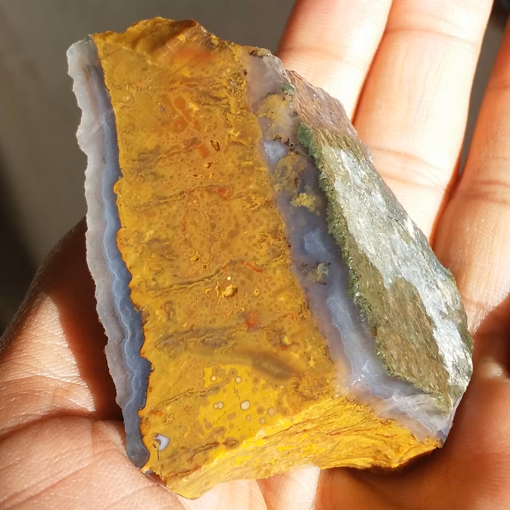 اسلایس سنگ راف عقیق منظره کویری محشر 100 در 100 طبیعی شاهکار خلقت بی نظیییر

با قابلیت ساخت چند نگین دیدنی کد 9983