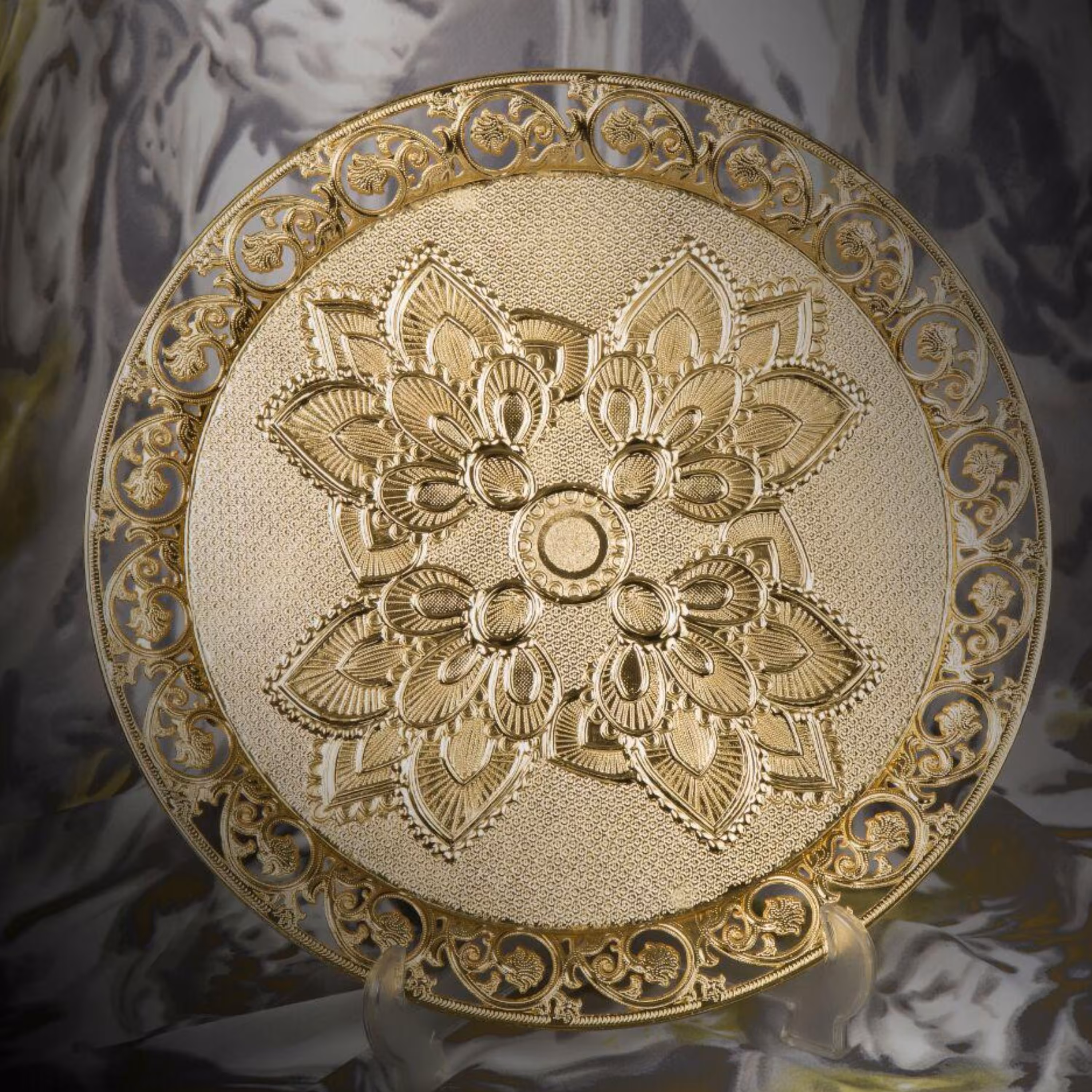 سینی گرد طلایی و نقره ای