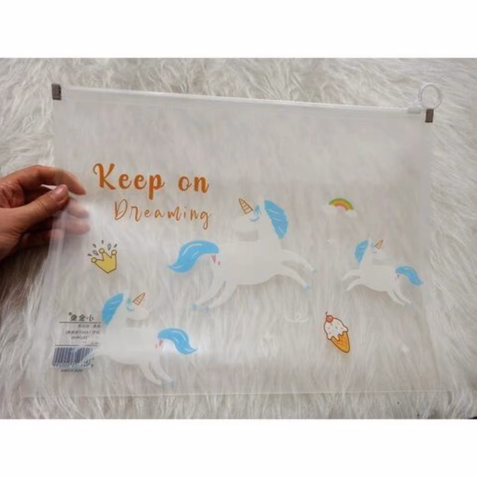 پوشه و کاور یونیکورن.  سایز آ چهار.a4.  ابعاد33در24 سانت.جنس پلاستیک با کیفیت. ارسال سریع. بسته بندی شیک. اشانتیون