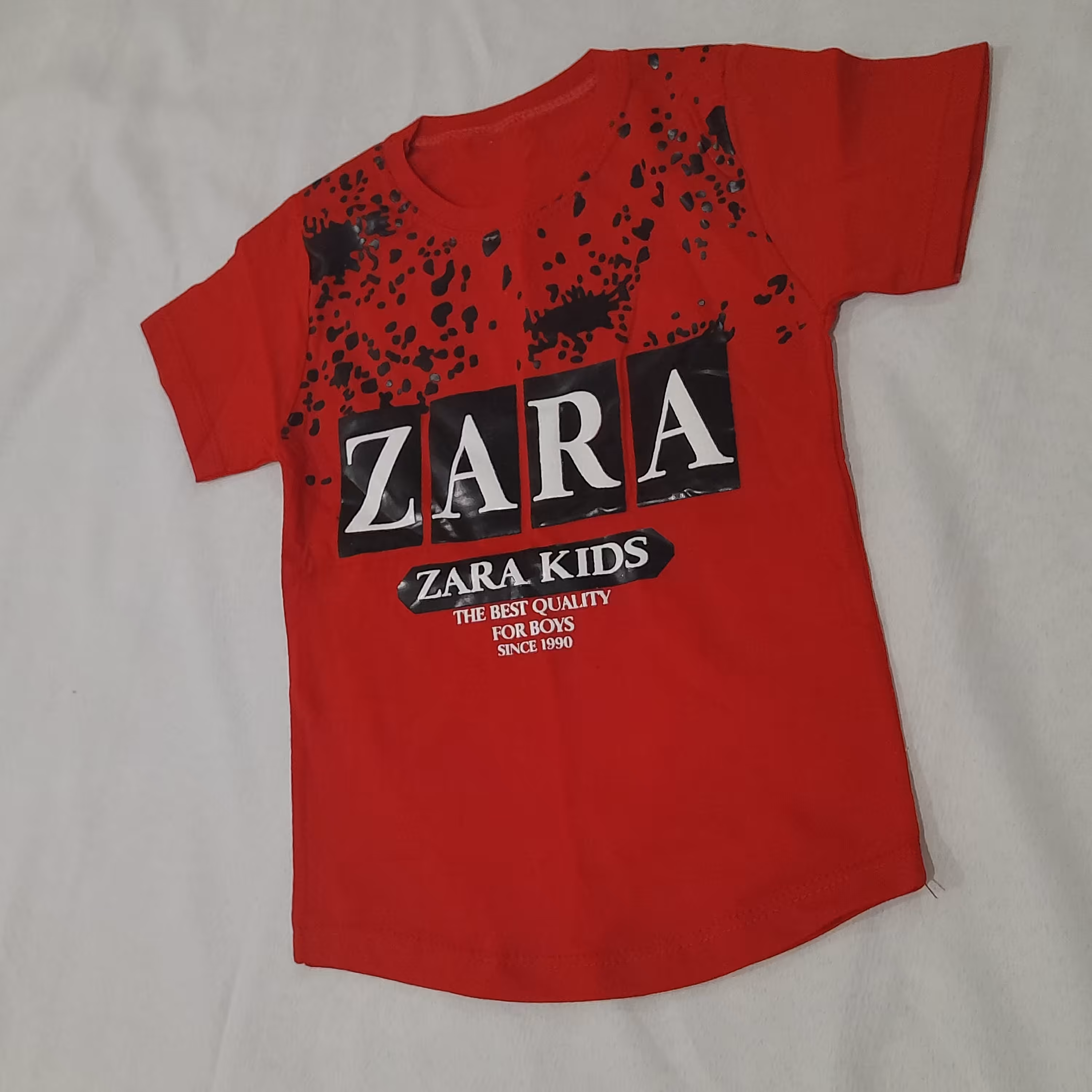 تیشرت(پسرانه دخترانه) دارای 5 رنگ مناسب 2 الی 4 سال