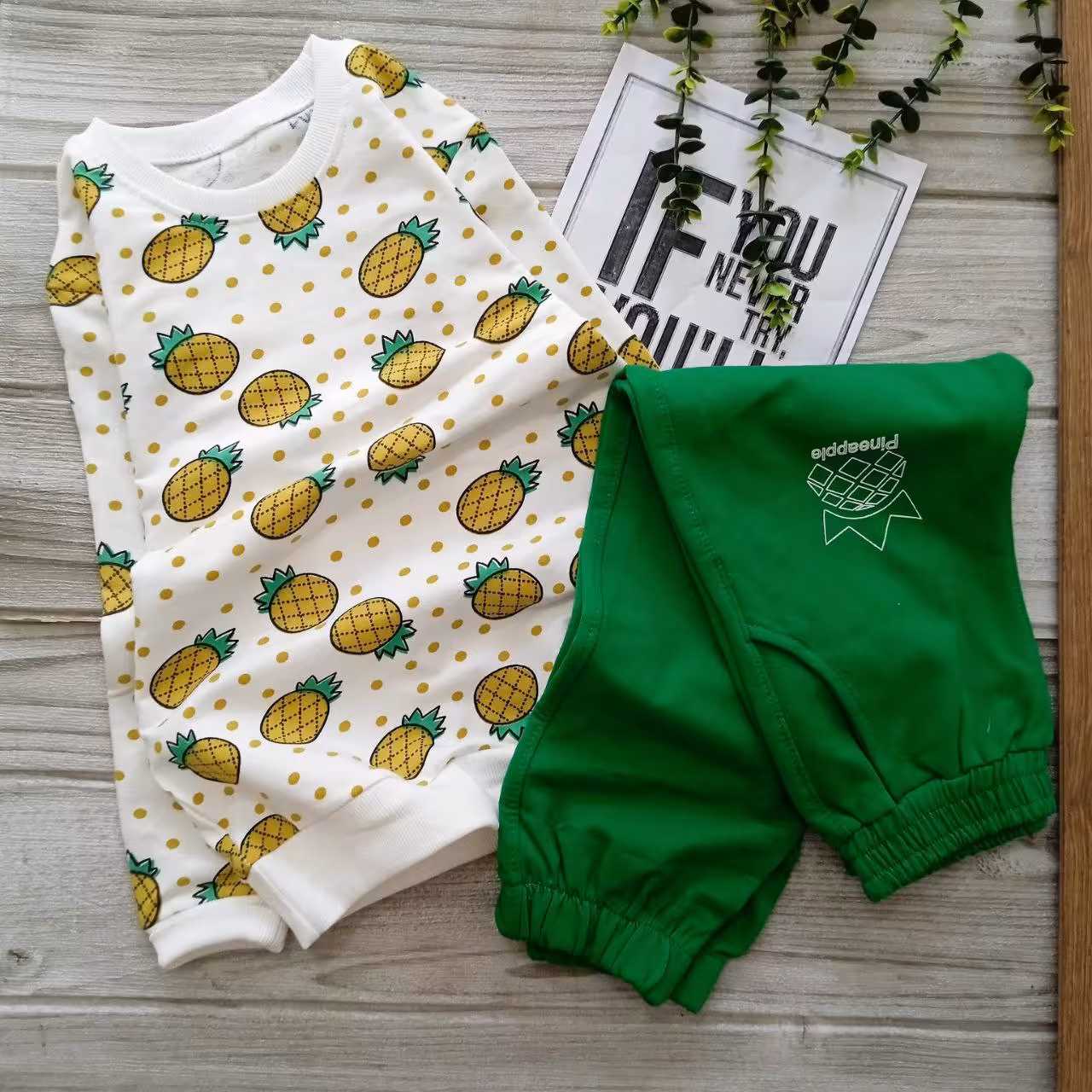 بلوز و شلوار آناناسی