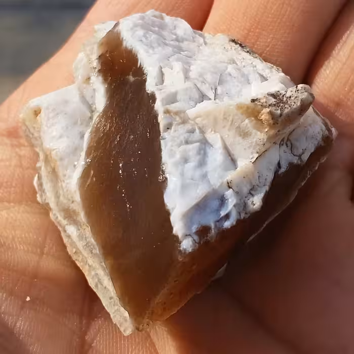 سنگ راف عقیق عسلی خرمایی محشر 
100درصد طبیعی شاهکار خلقت
کد 8445