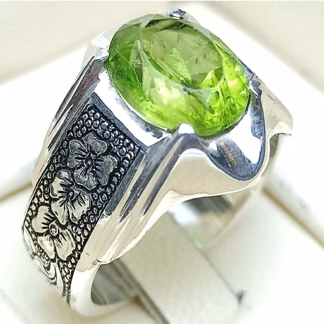  انگشتر نقره مردانه رکاب دست ساز همراه زبرجد معدنی اصل الماس تراش 