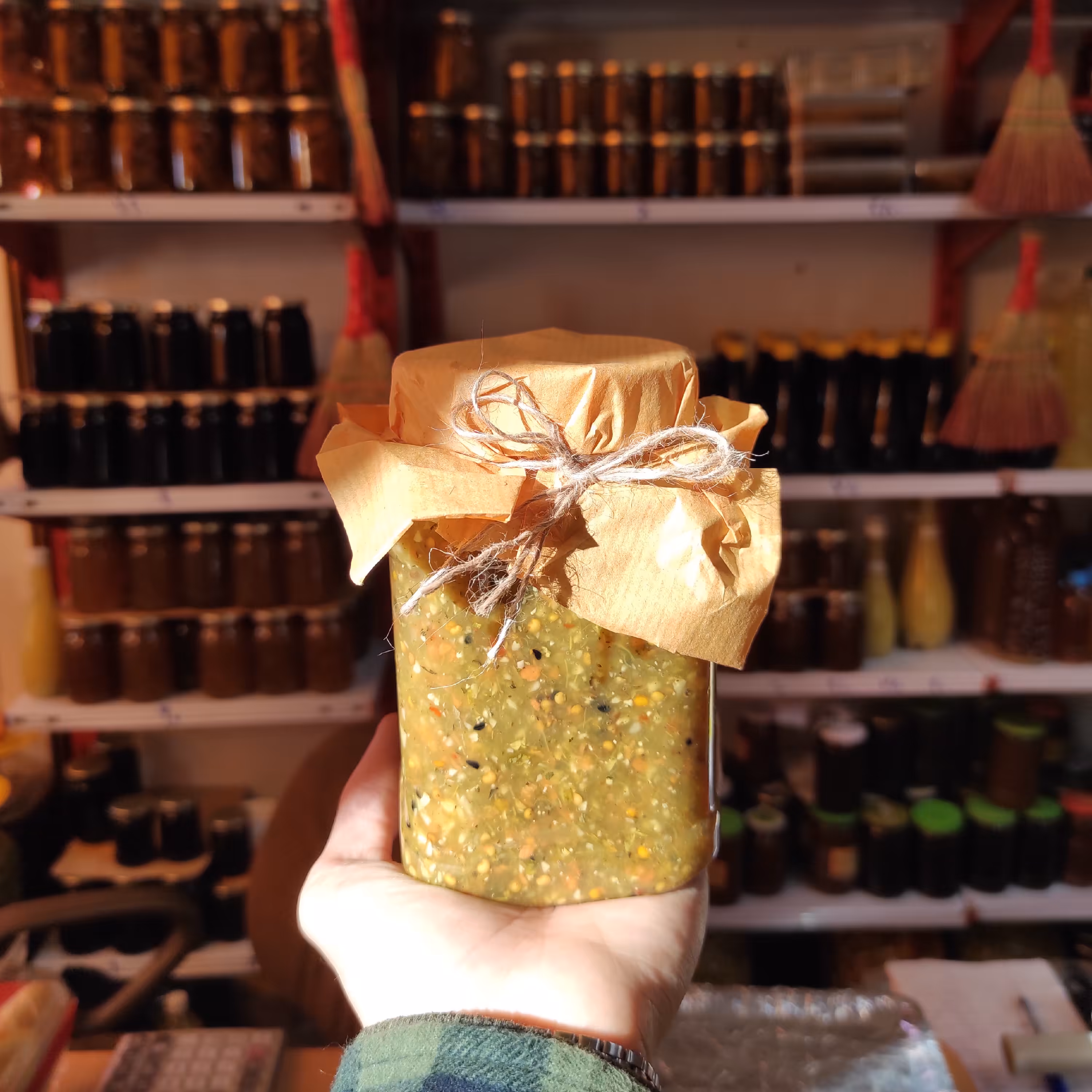 ترشی لیته خانگی تند (همراه با فلفل های رنده شده)