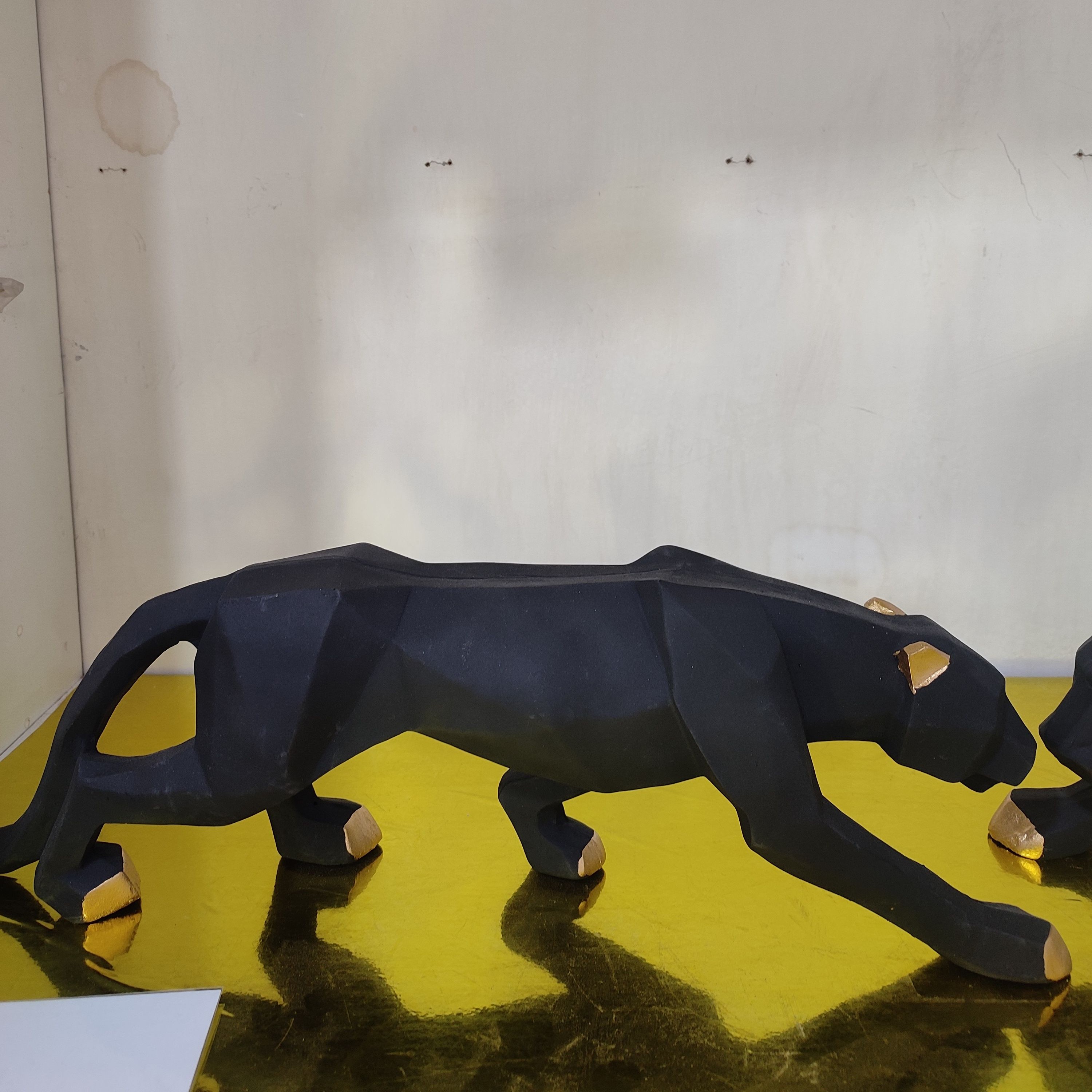 مجسمه پلی استر جگوار