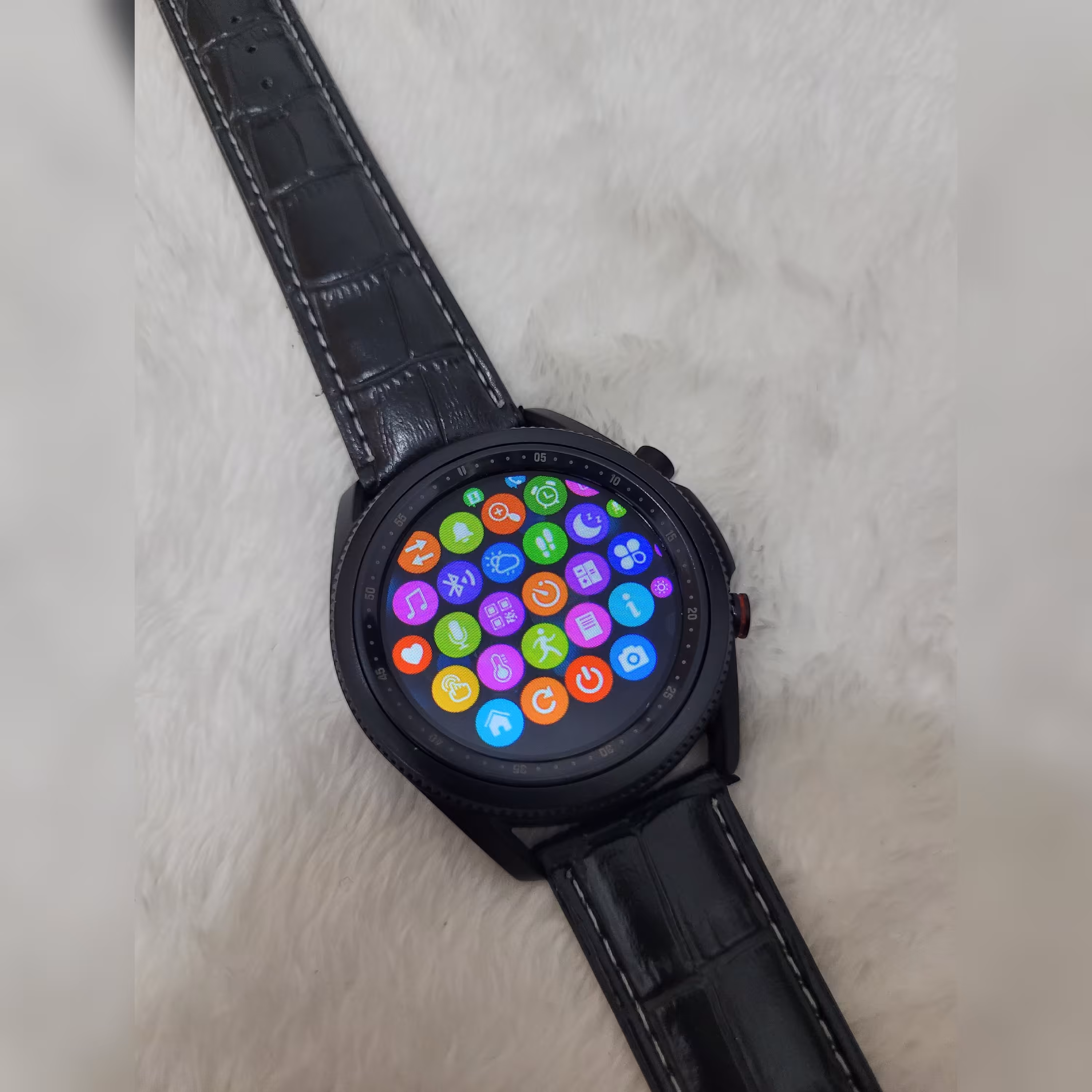 ساعت هوشمند صفحه گرد حرفه ای مدل wach 3