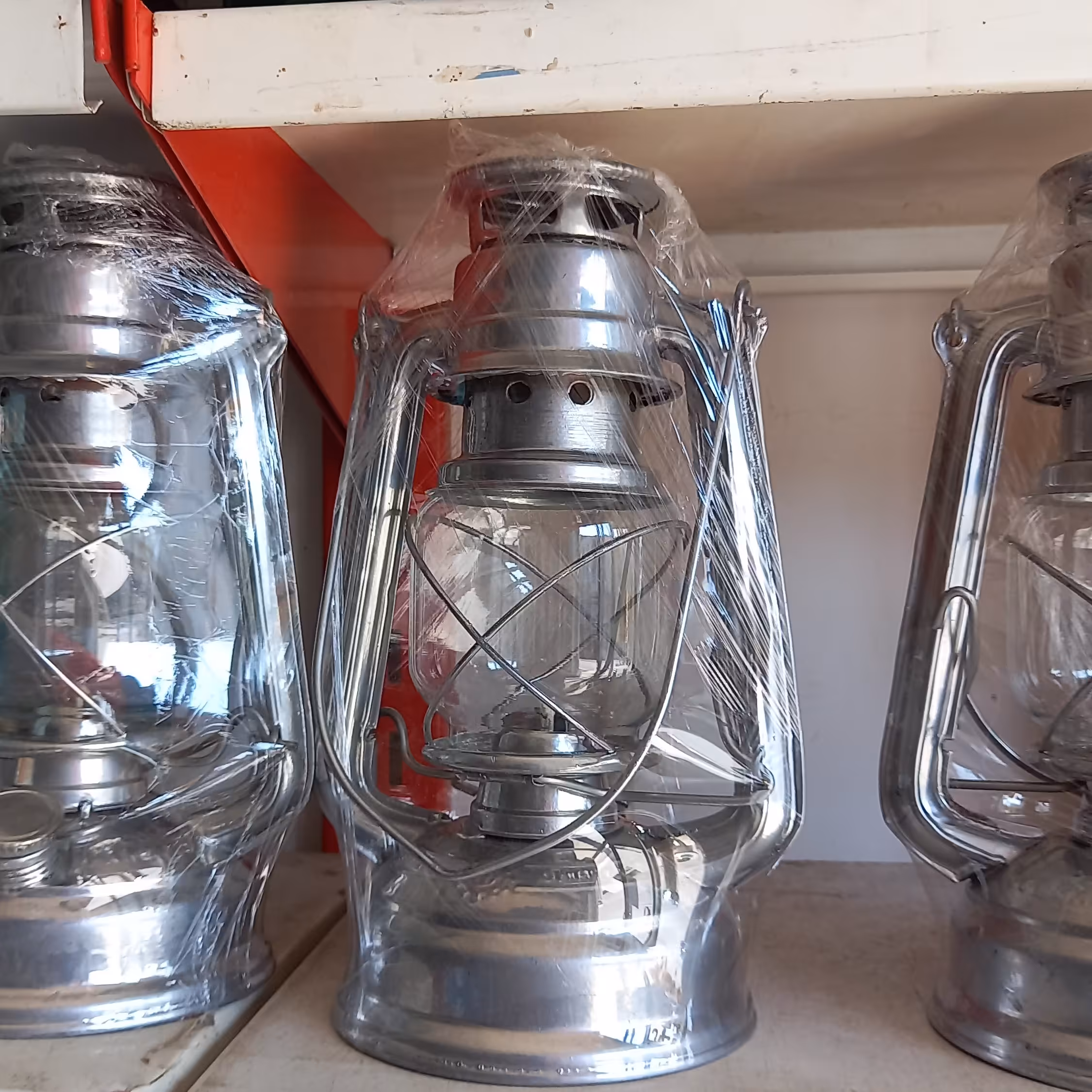 فانوس نفتی سوز متوسط  نمره6،  برند شبا افروز بدون رنگ ارتفاع26سانت نو و آکبند 