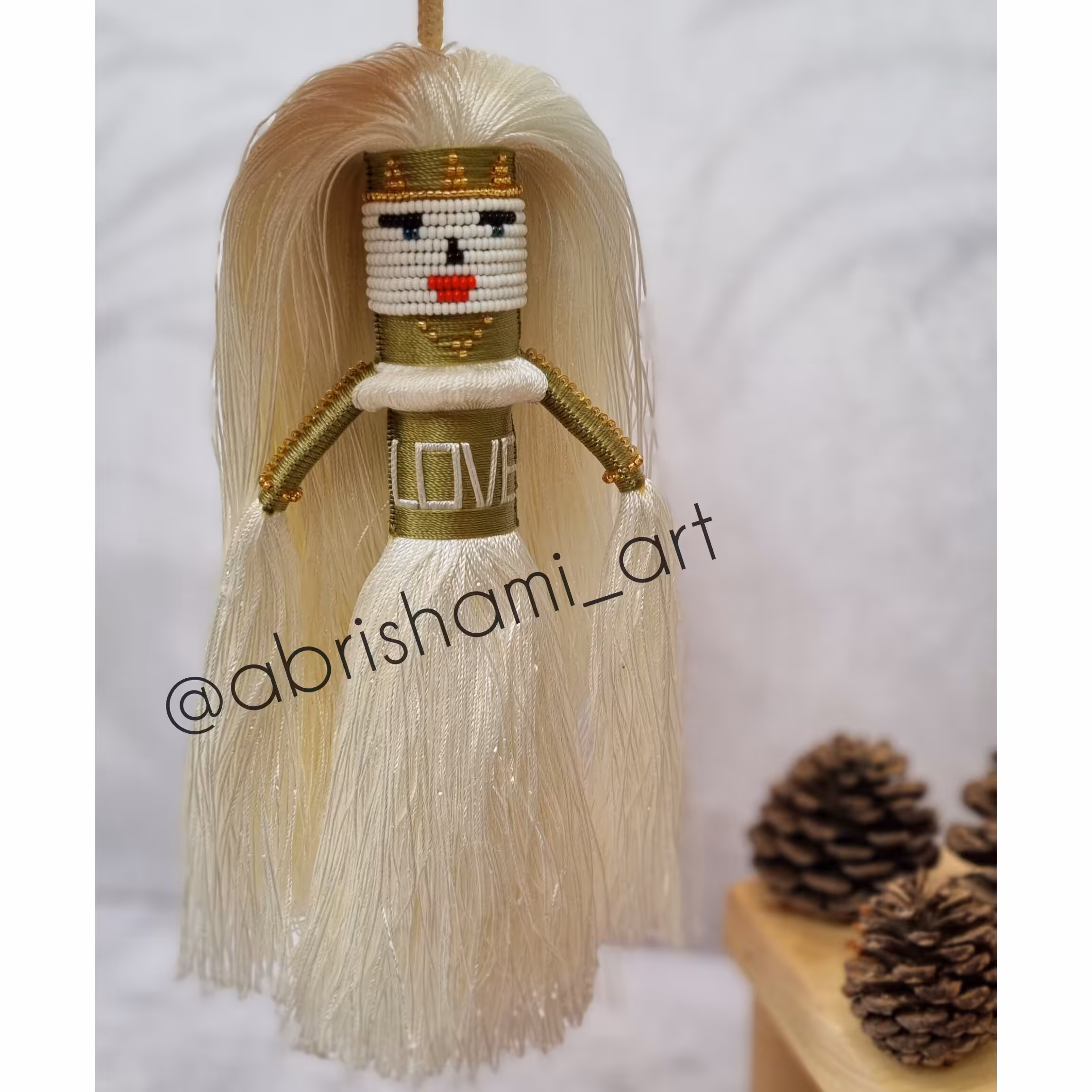 عروسک اویز منجوق بافی (زندانبافت) رنگ سفید زیتونی 8