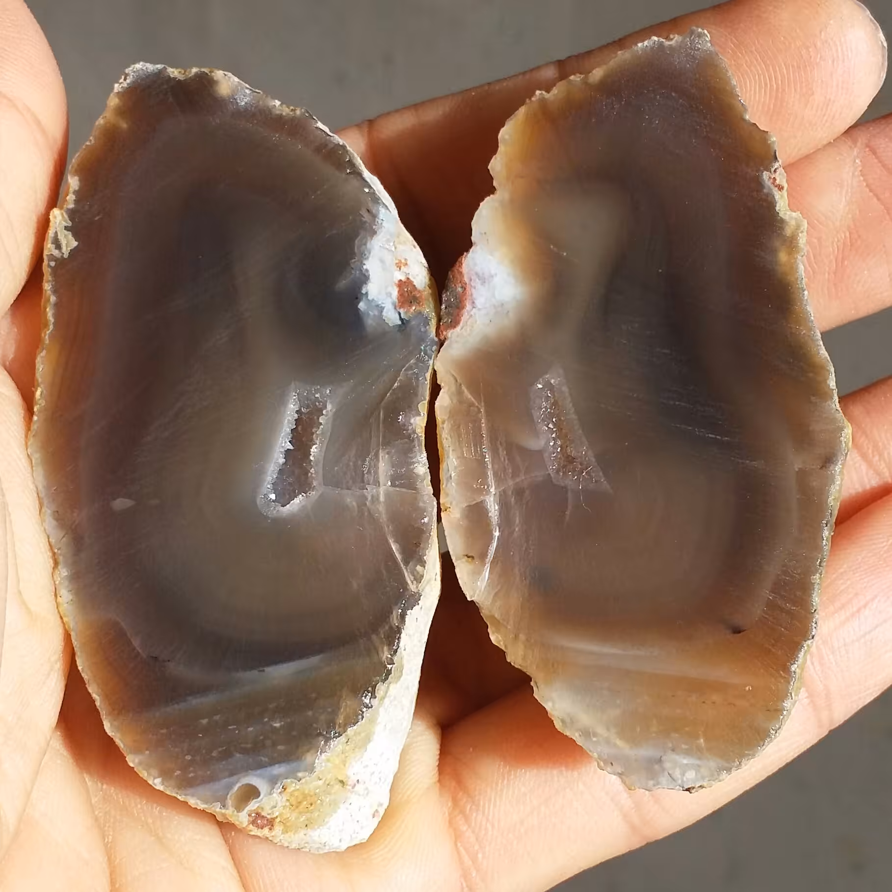 جفت اسلایس سنگ راف عقیق عسلی خرمایی تکرار نشدنی 100درصد طبیعی شاهکار خلقت
بی نظییییییر
 کد 9607