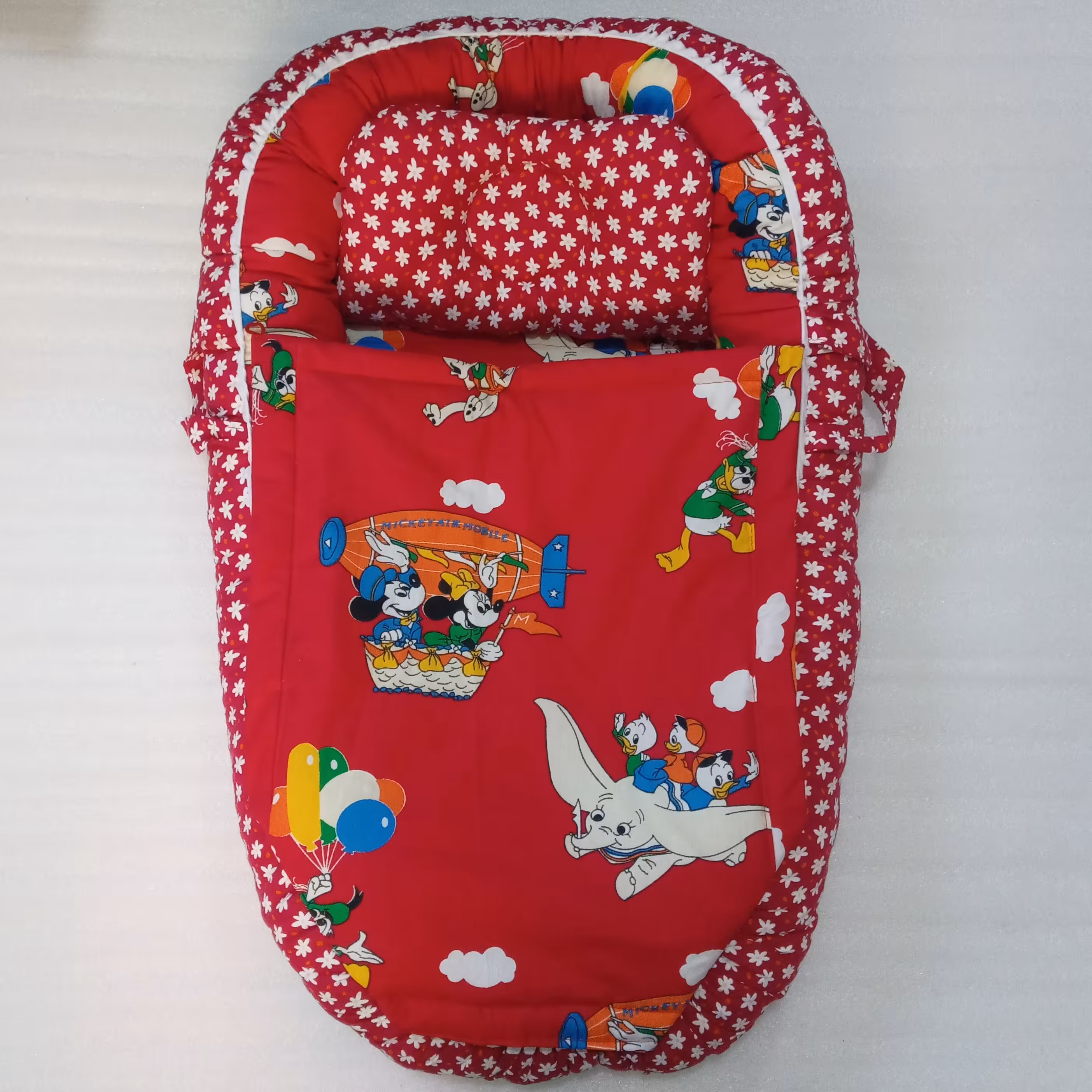 تشک گارددار  (لبه دار) رنگ قرمز (مدل میکی موس) سایز 80 سانتیمتر، همراه بالش فرمدهی و لحاف سرخود (از نوزادی تا 6ماهگی)