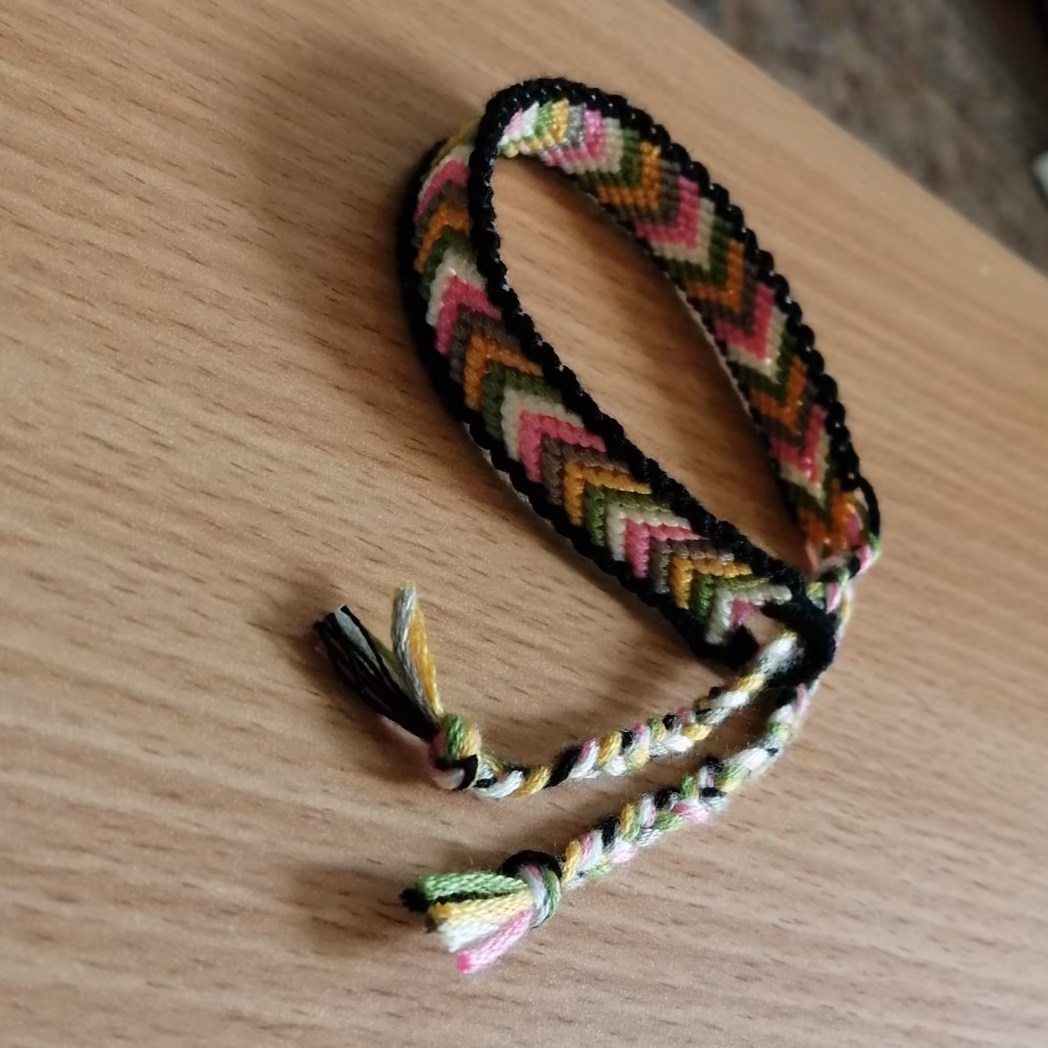 دستبند دوستی