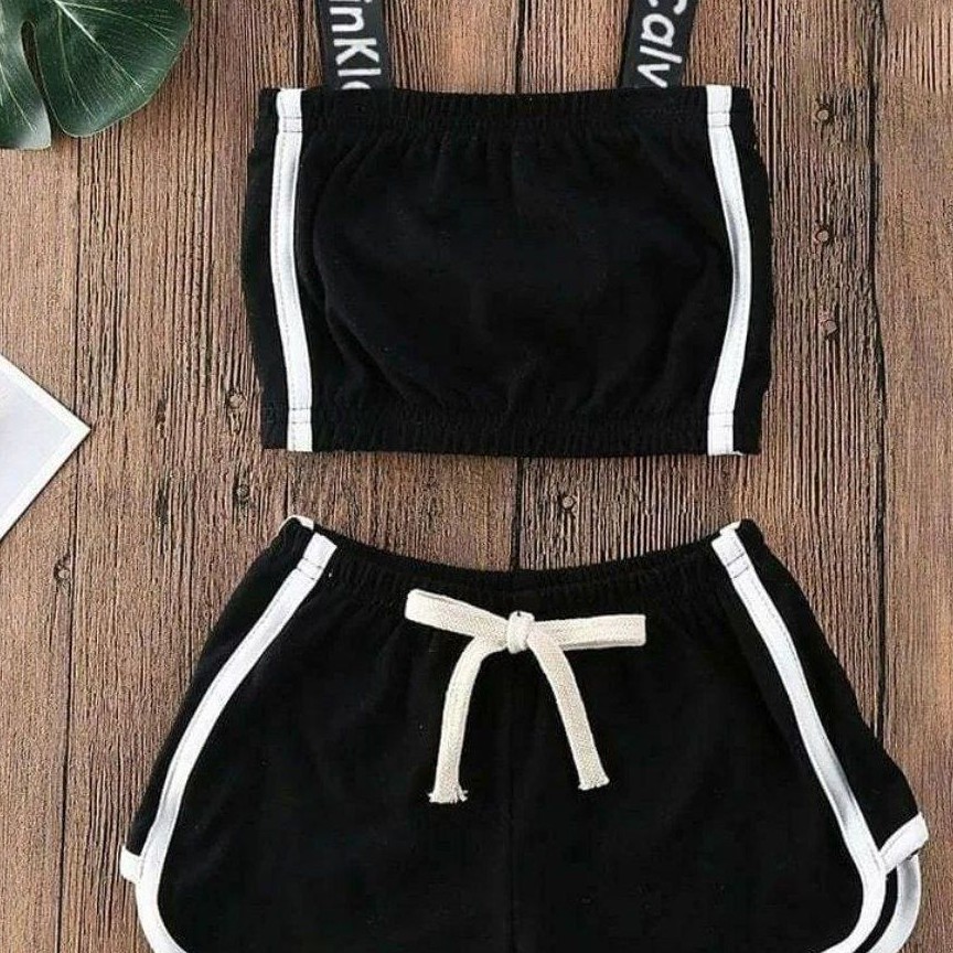 نیم تنه شورتک نیم تنه شورتک calvin klein
کیفیت عالی
رنگ بندی
جنس اسپان لاکرادار