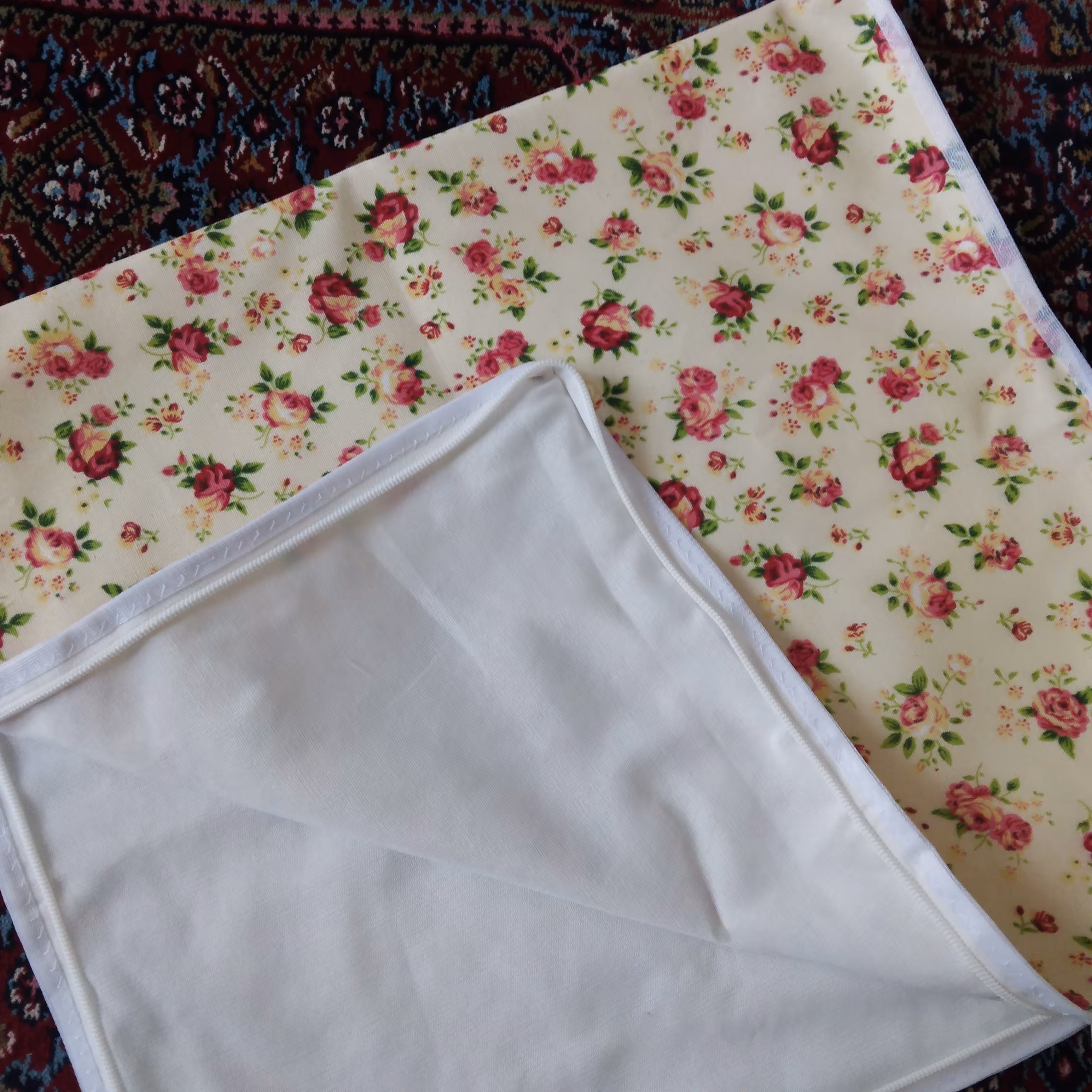 جانونی سه لایه لایه اول پارچه تترون  لایه میانی مشما  لایه آخر  متقال 