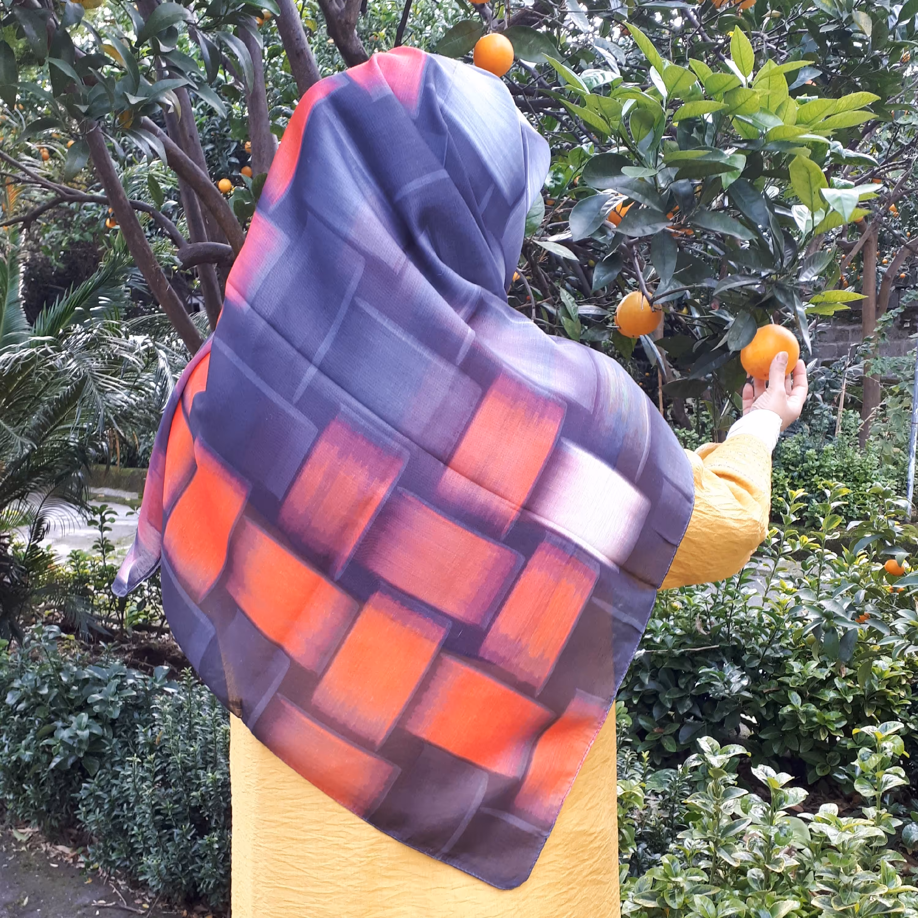 روسری نخی سه بعدی قواره 130 ایستایی عالی در چهار رنگ مختلف