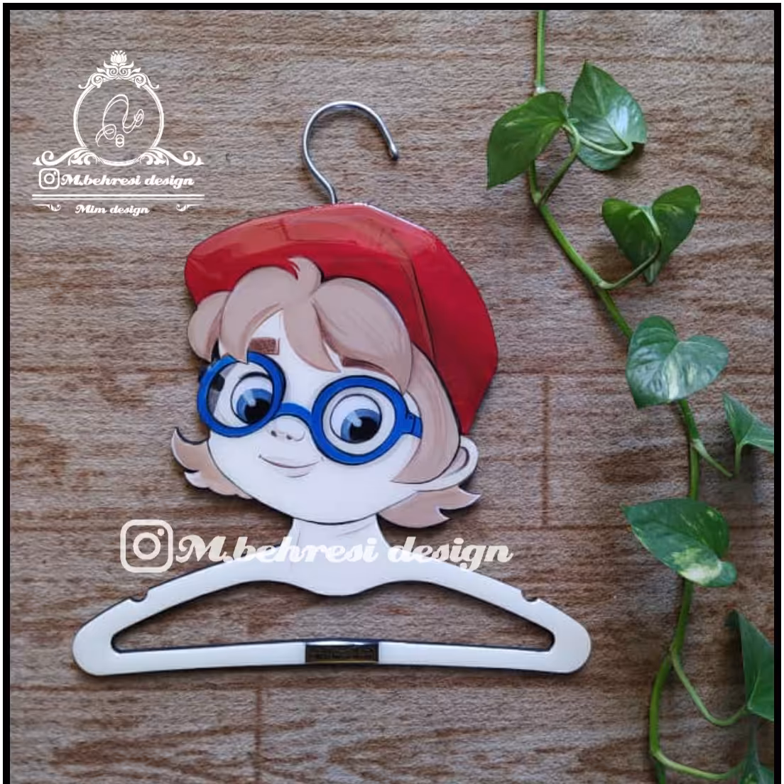 چوب لباسی  کودک مدل پسر خندون (دستساز هنری)