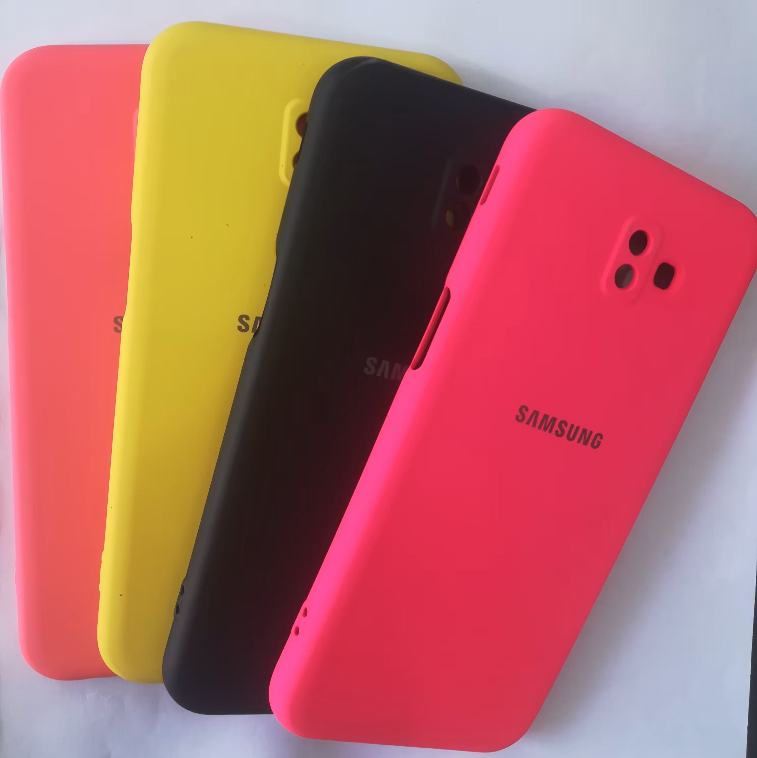 گارد سیلیکونی J6 PLUS                      