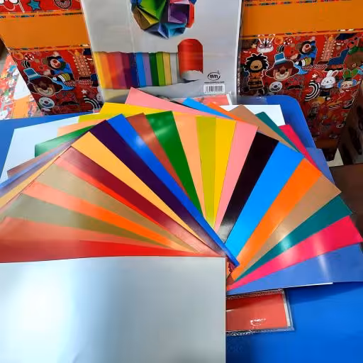 کاغذ رنگی 24 رنگ همراه با پوشه و رنگهای طلایی،مسی،نقره ای و...