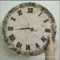 ساعت رزینی دور کریستال رنگی به شعاع 35 سانت  