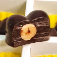 شکلات با طعم قهوه و مغز فندق