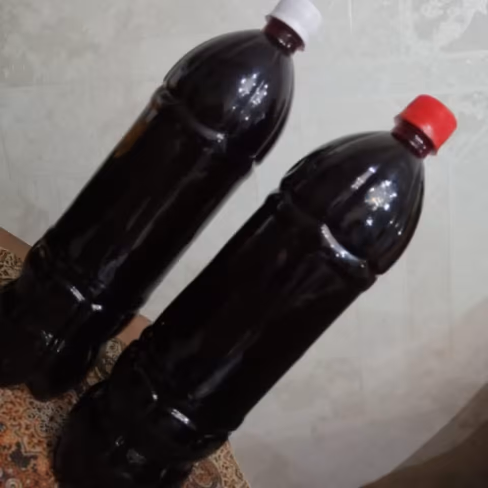 آب آلبالو و آب زرشک مخلوط خانگی درجه یک  (یک ونیم لیتری)