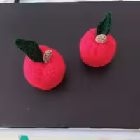 سیب قرمز بافتنی 