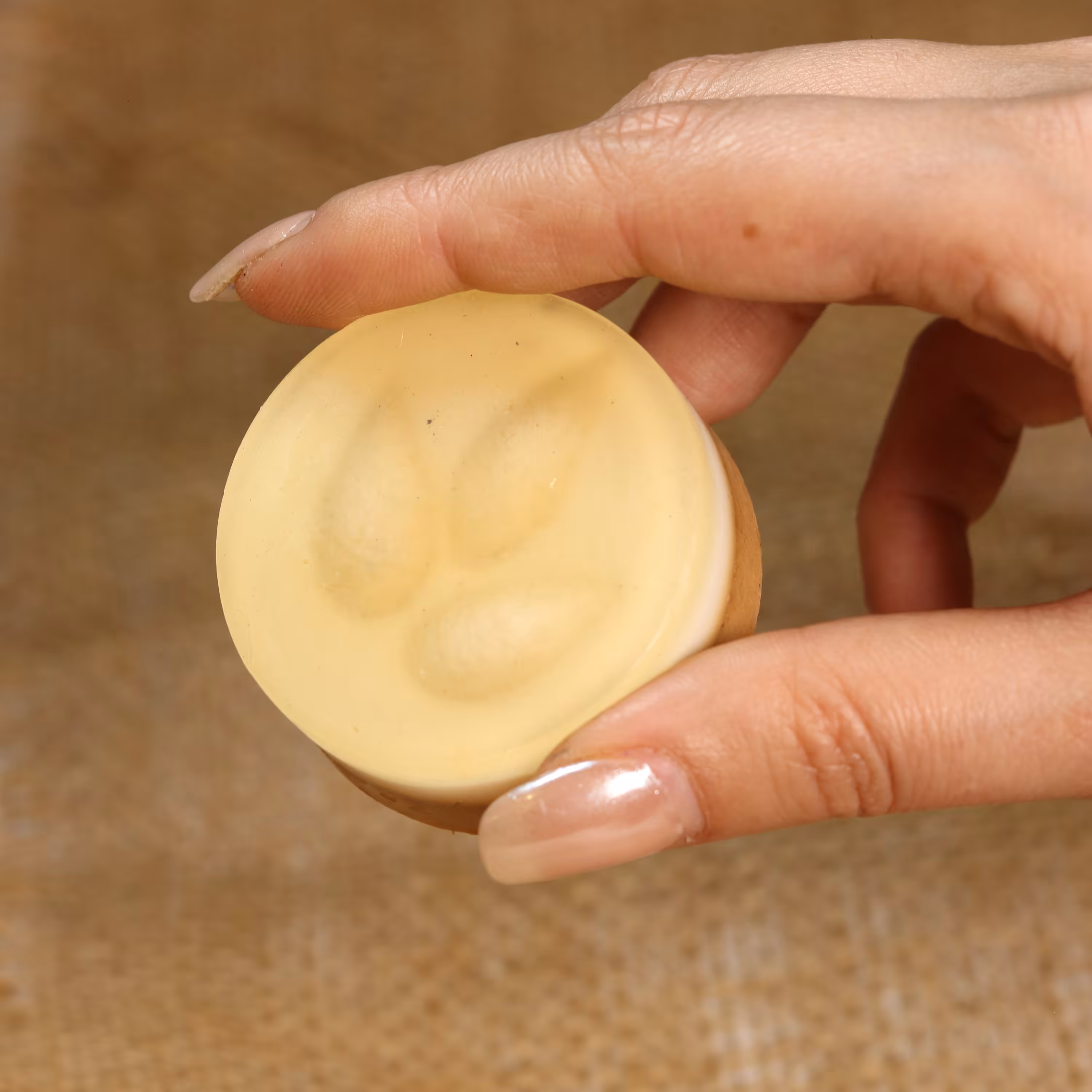 صابون ابریشم ضد لک و جوش دست ساز طبیعی  (پس کرایه)