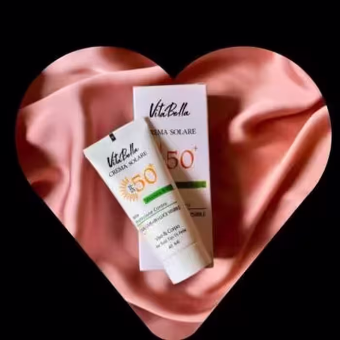 کرم ضد آفتاب SPF 50 ویتابلا بیرنگ و فاقد چربی