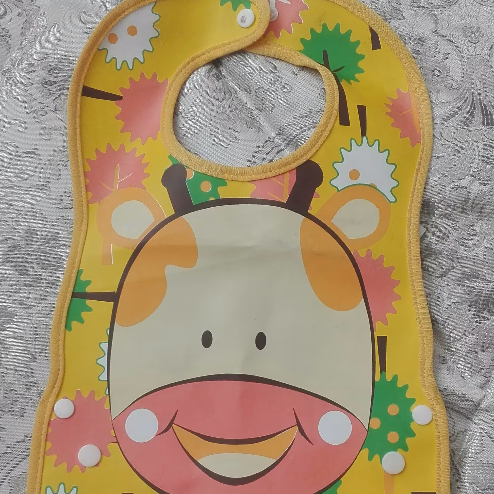 پیش بند مخصوص کودکان  رنگ زرد 