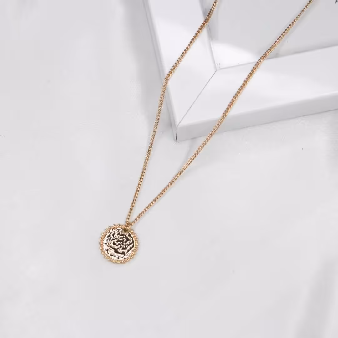 گردنبند طلایی استیل طرح سکه برند و ترند سال 