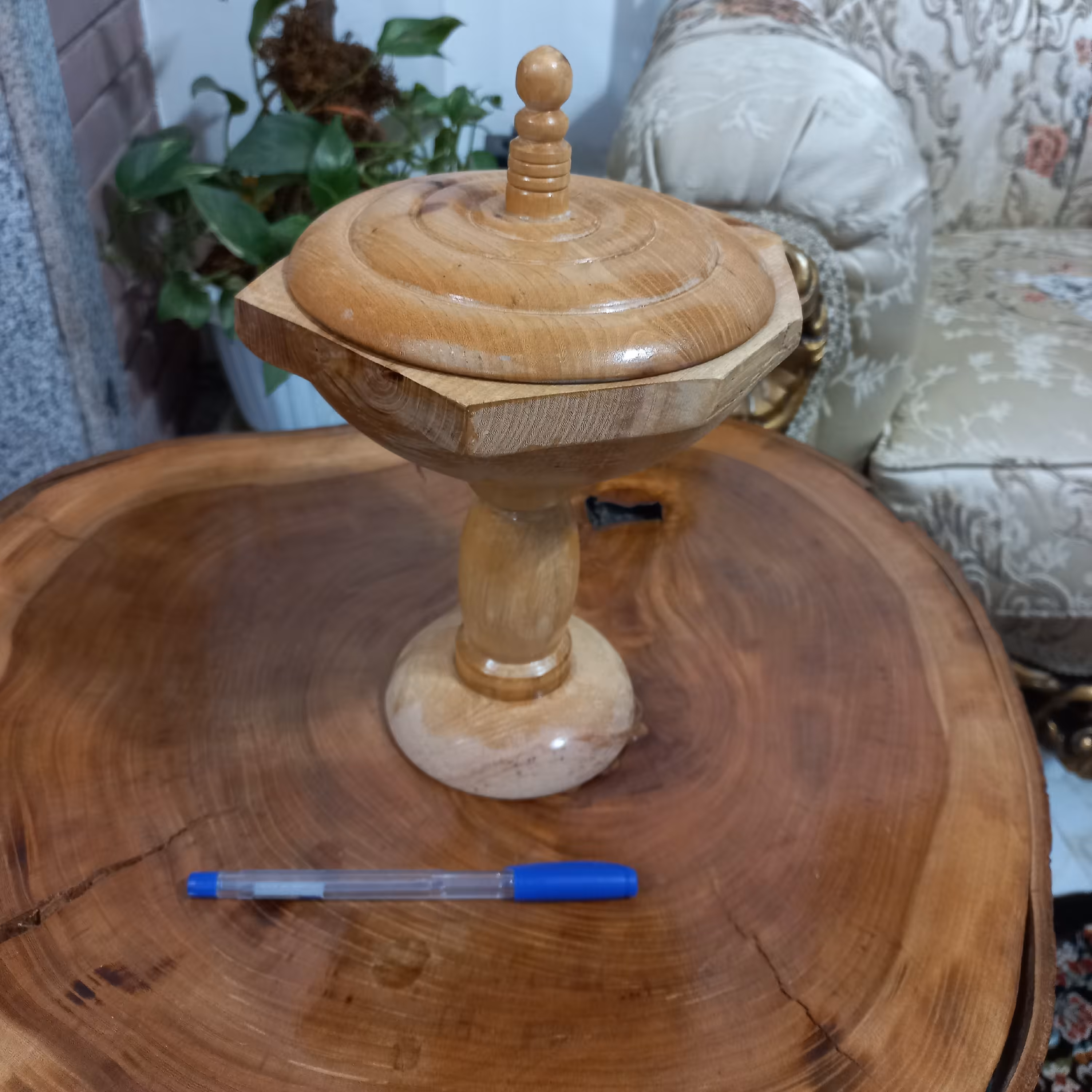 شکلات خوری پایه دار