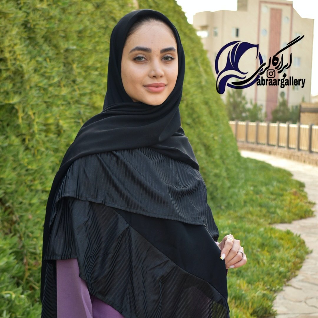 روسری کرپ حریر دور حاشیه راه راه مشکی در قواره های دلخواه