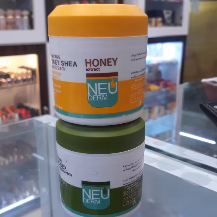 کرم مرطوب کننده کاسه ای عسل و زیتون تاریخ 1402/10