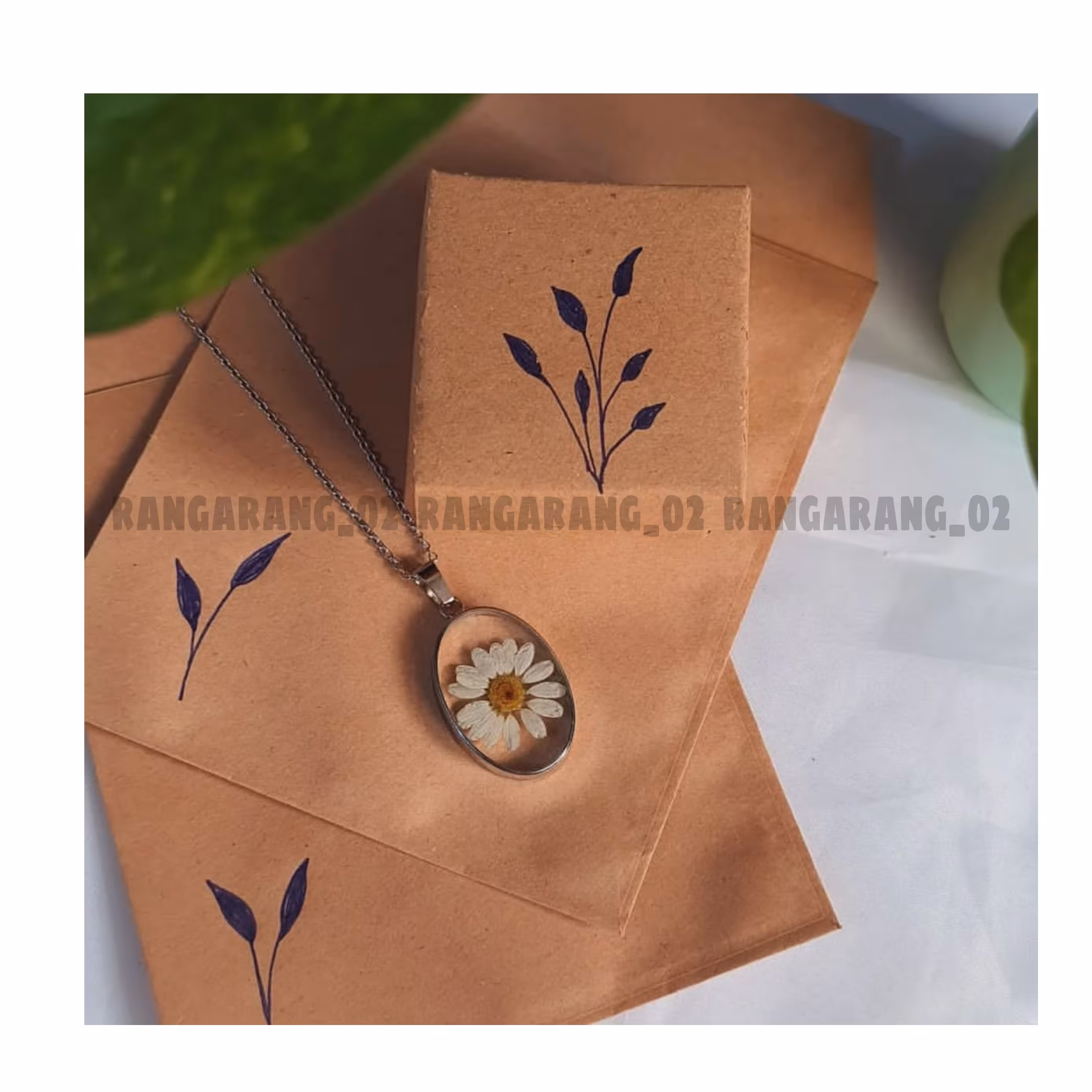 گردنبند گل بابونه