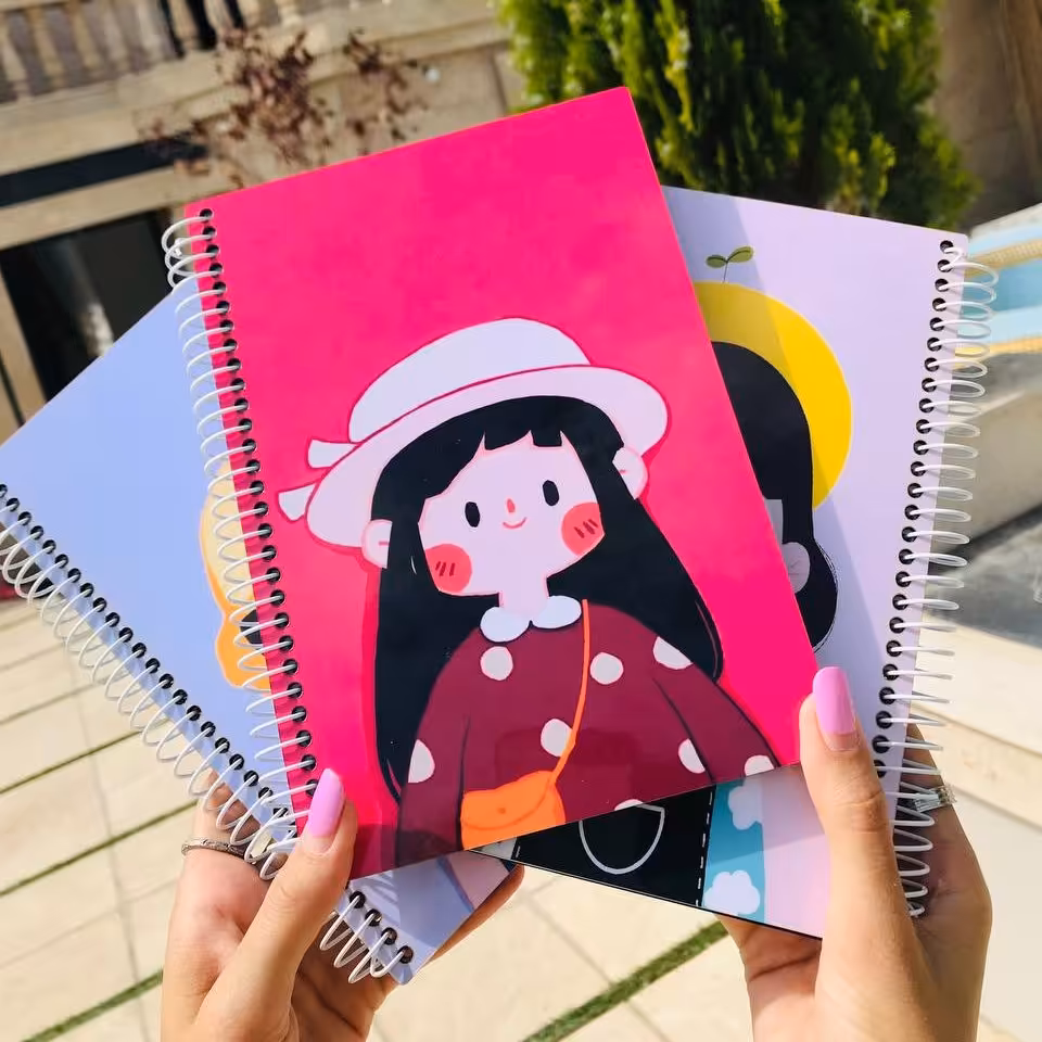 دفتر مینی 60 برگ جلد چوبی طرح دختر