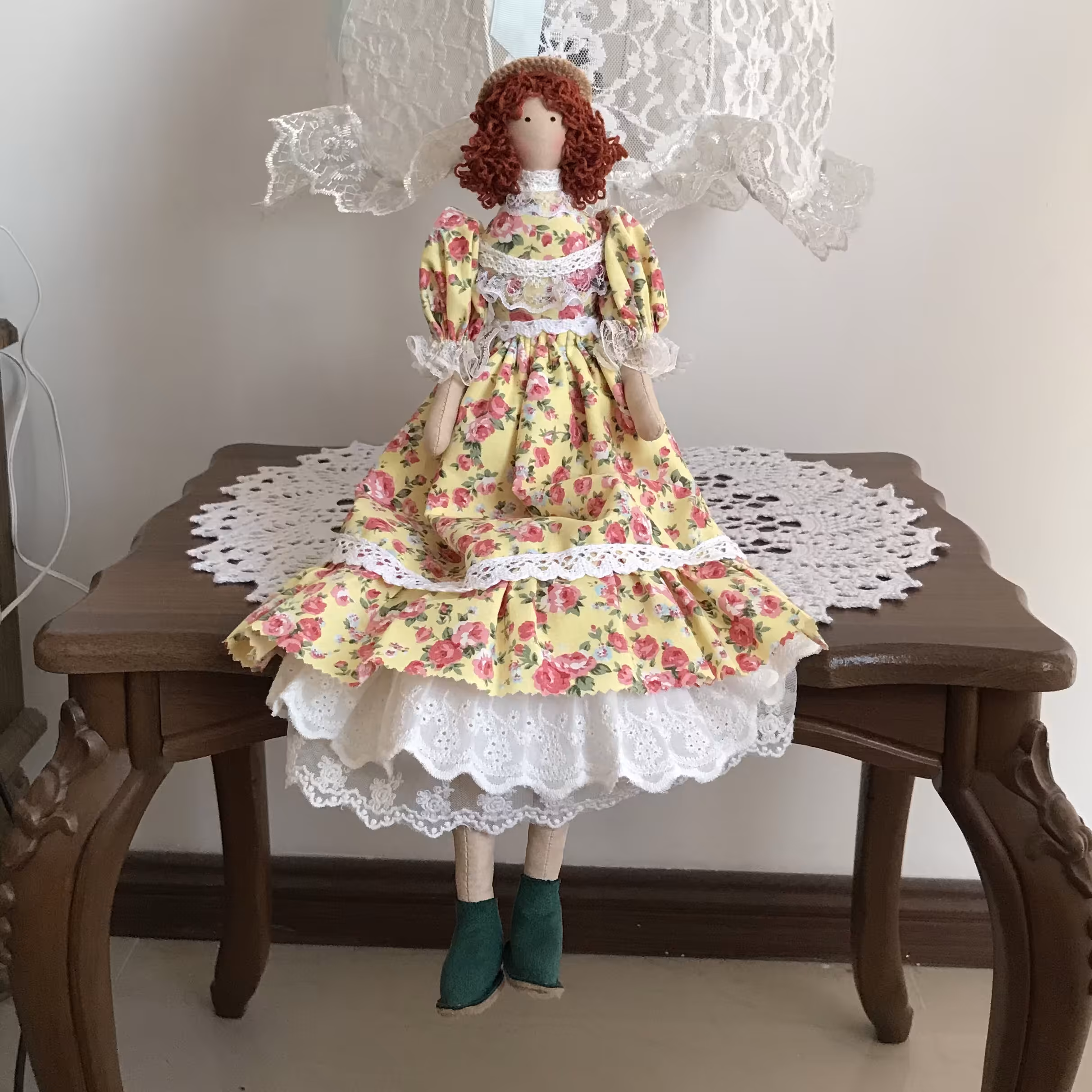 عروسک تیلدا روسی نشسته 