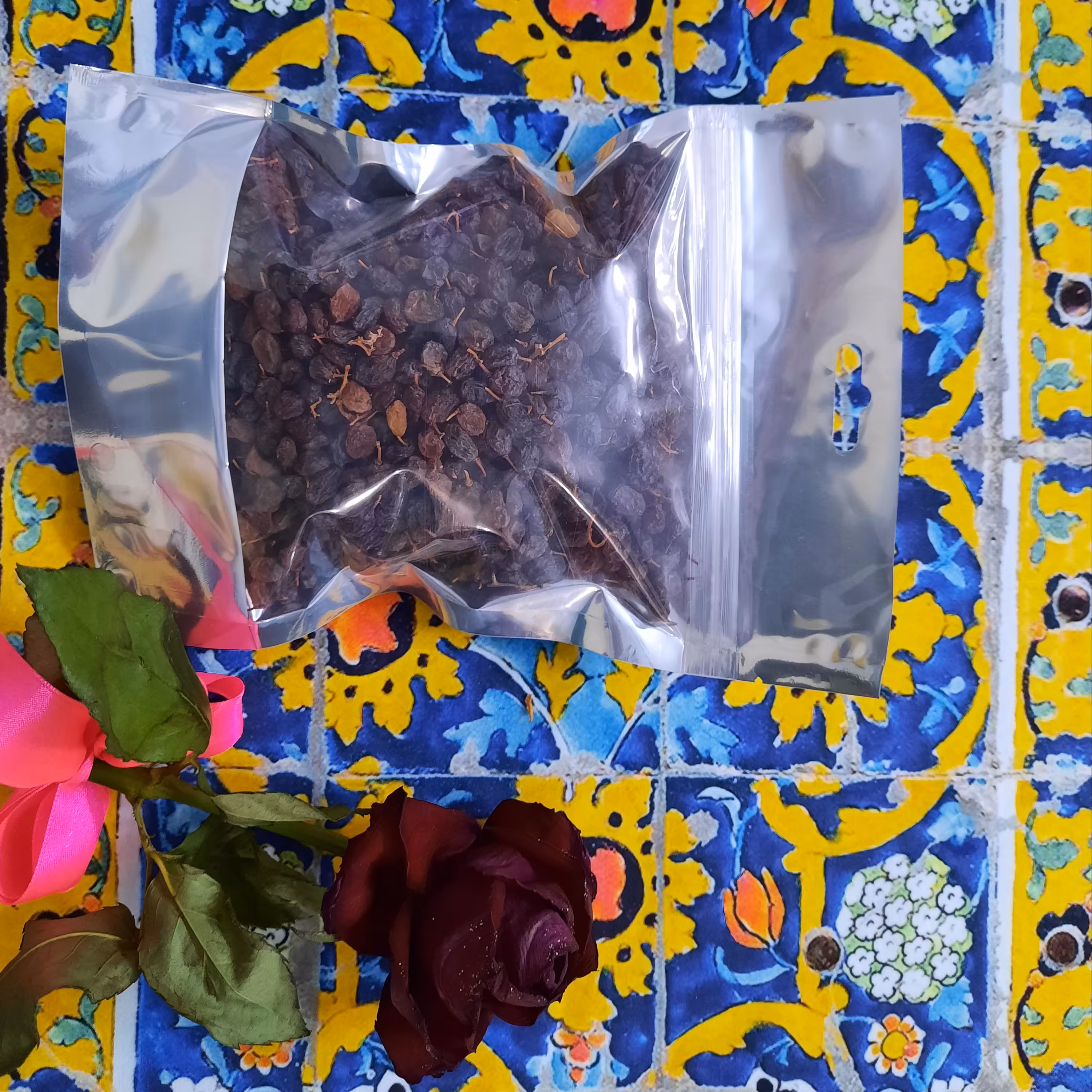 کشمش آفتابی بسته 1کیلویی (مستقیم از باغ انگور بیدانه)