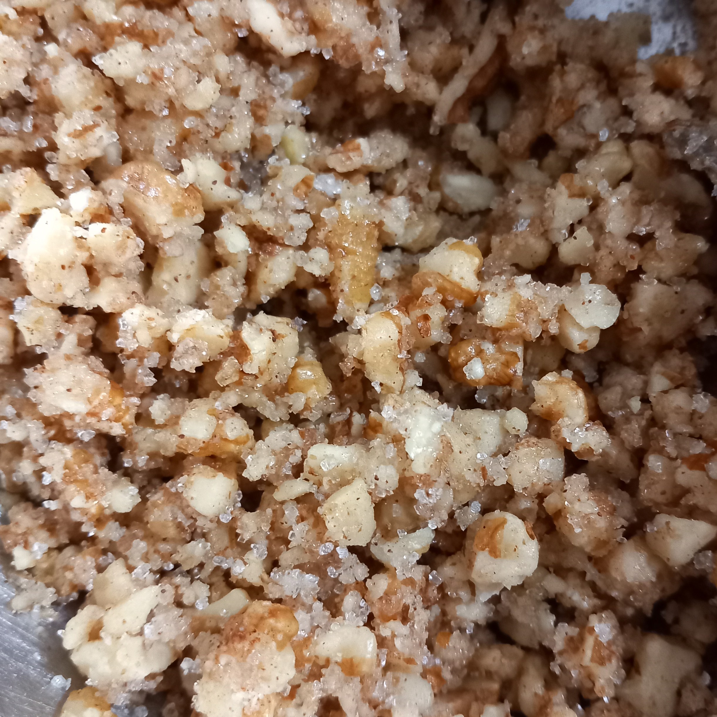 کلوچه گردویی عراق. کلوچه سنتی عربی با مغز گردو و دارچین و شکر و گلاب . بسیار لذیذ و خوشمزه . پرمغز واقعی.